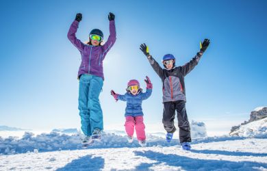 Des vacances au ski pas cher : top 6 des astuces en famille